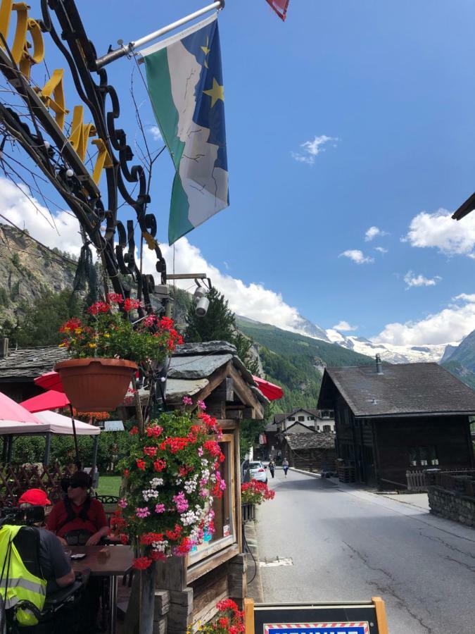 Au Village D'Evolene, Tres Joli Studio Calme Et Ensoleille Екстер'єр фото